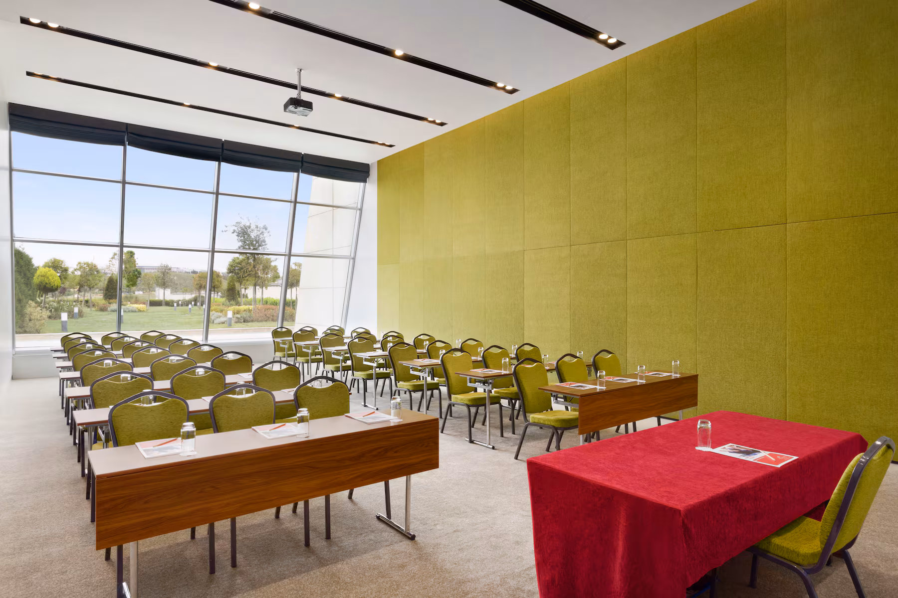 Flexible meeting room